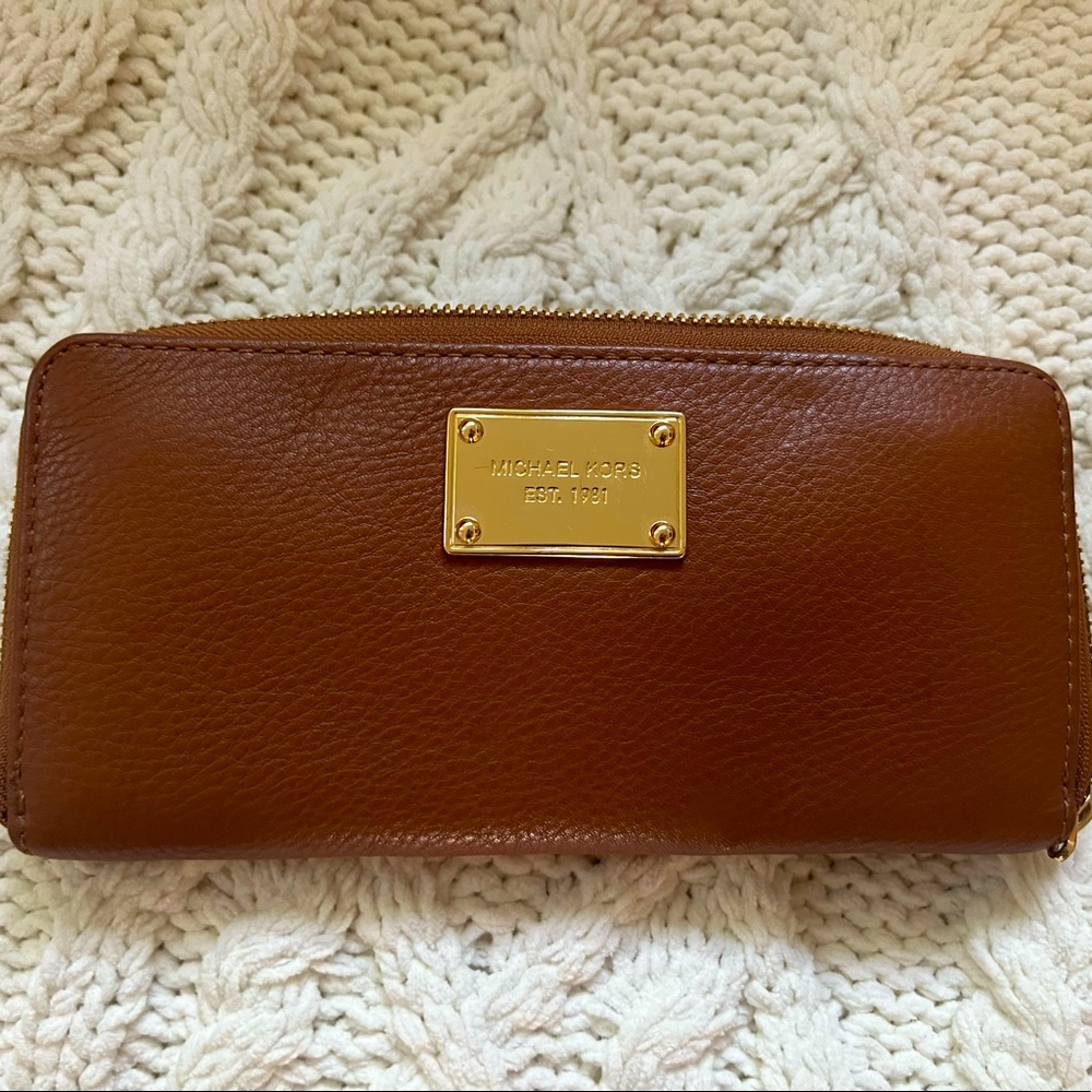 Micheal Kors Tan Leather Zip Around Wallet